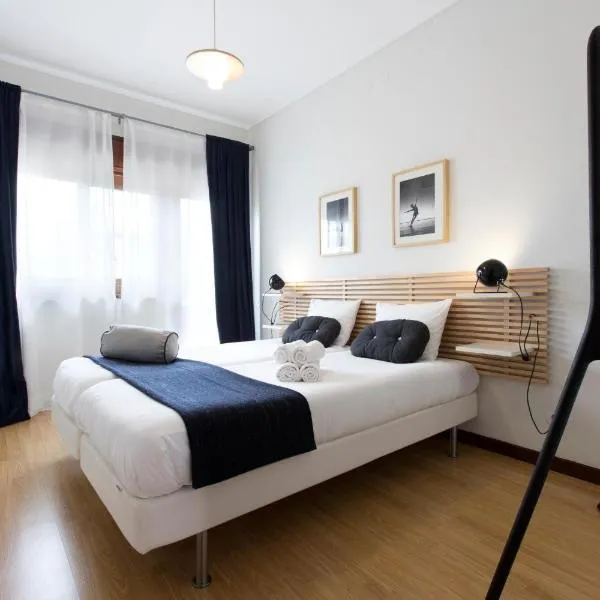 Spacious Bright Ap - no elevator、ポルトのホテル