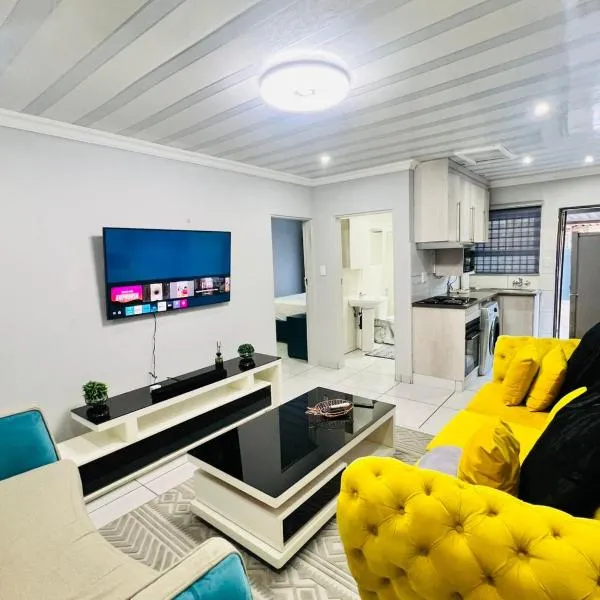 Modern Luxury affordable one Bedroom, hotel Vanderbijlparkban