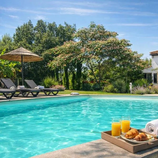 Mas des Vignes Piscine chauffée, Hotel in Le Champ-Saint-Père