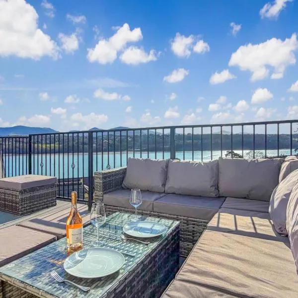 Brynteg Cottage | Sea Views | Hot Tub, hotel in Menai Bridge