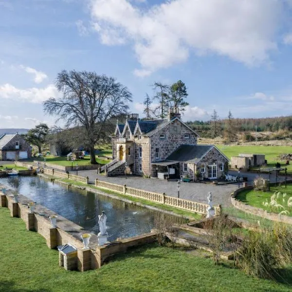 The Doune, Luxury Traditional Country House with hot tub, hotel em Inverness