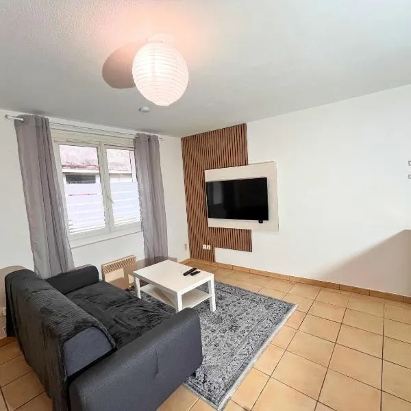 Cocon tout équipé avec jardin au centre-ville, hotel a Saint-Gaudens