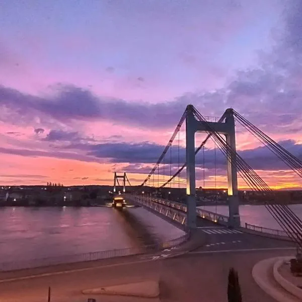 Appartement privé « Blue Bridge & Sauna », hotel di Serrières