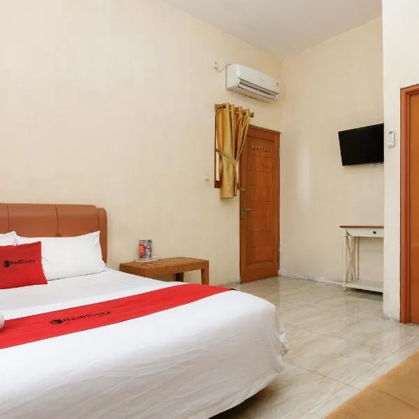 RedDoorz near Cipinang Indah Mall, hotel in Jakarta
