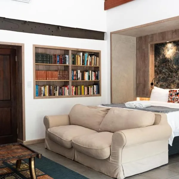 Lombard Manor, отель в Претории