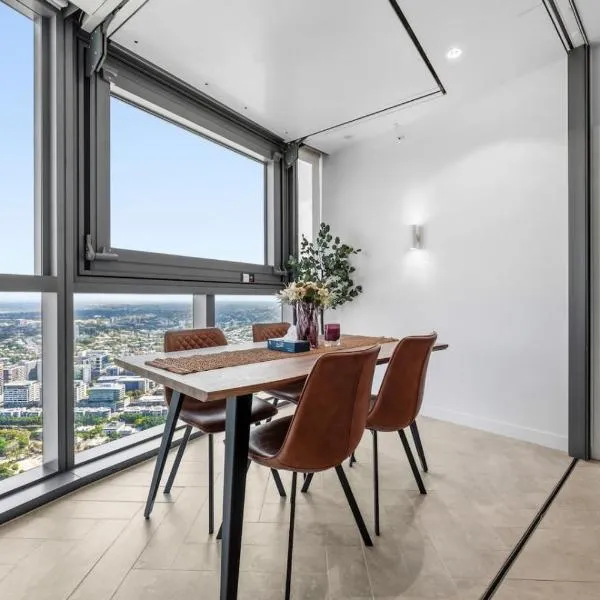 Luxury 54F Skyline Apt Iconic Queens Wharf 1BR – hotel w mieście Brisbane