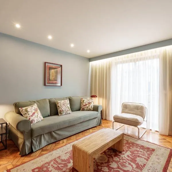 VIVA Serpa Pinto Serviced Apartments, hotel i Porto