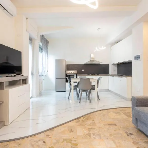 Ranzoni Design Apartment - 4GUEST & SELF CHECKIN & WIFI, khách sạn ở Novara