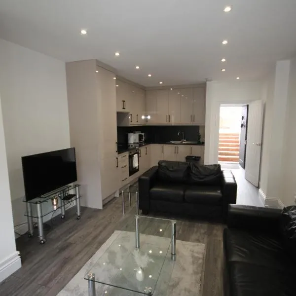 Osterley Place - Apt F, hotel in Hounslow