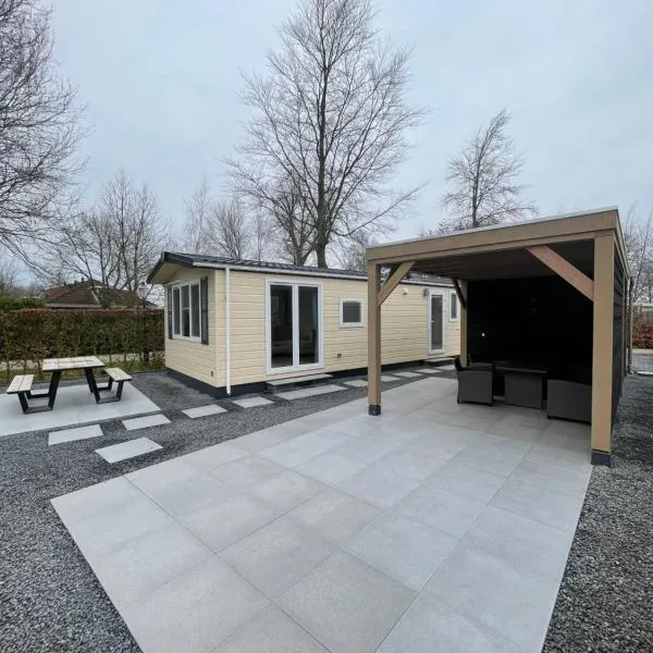 Mooie chalet op de Veluwe aan de rand van het Veluwemeer, hotel di Nunspeet