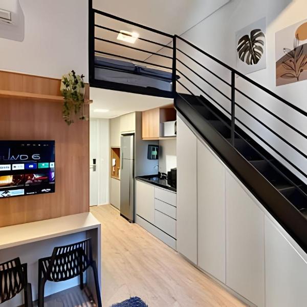 Loft c/ Mezanino · Pé-direito Alto · Até 4 pessoas