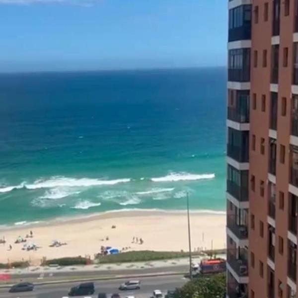 Pé na areia, vistas praia e lagoa Top, Ap Novo!