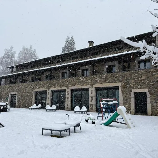 Hotel Bernat de So, khách sạn ở Llivia