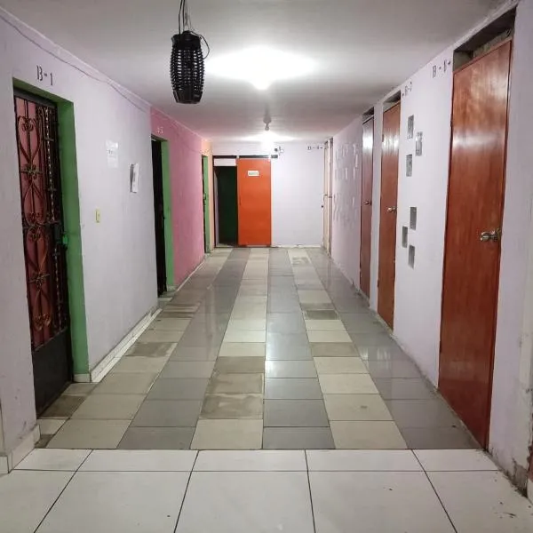 Hostal y Restaurante Felipe Novoa, מלון בApastepeque