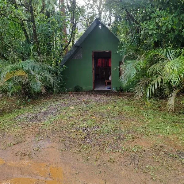Cabaña Escondida Rio Celeste, hotel i San Rafael