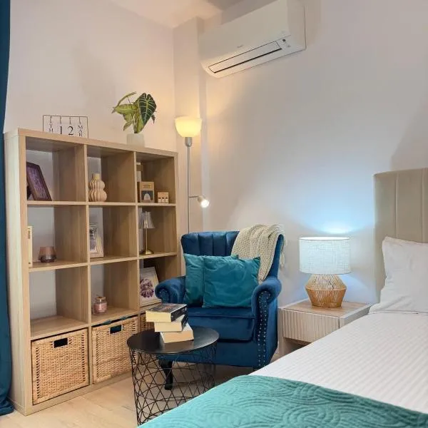 Old Town Vinyl Retreat near the Cathedral with retro vibes, hotel a Iaşi