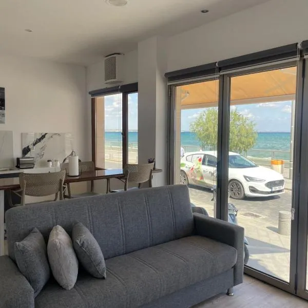 Seafront Home, hotel u Larnaki