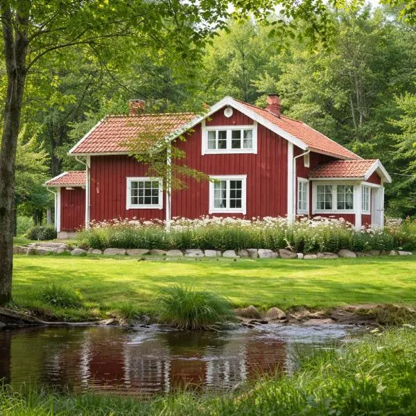 Vallevägen Country Retreat - Private Pond, Fireplace & Nature, готель 