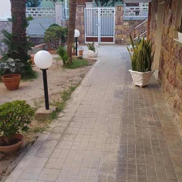 Casa Giuseppina, ξενοδοχείο σε Carloforte