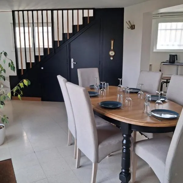 GITE LA NOTARIALE, hotel di Combles