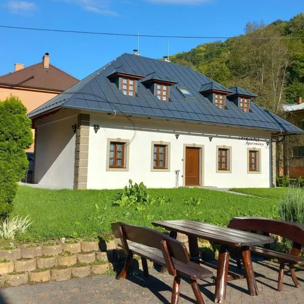 Lotrinský Apartmány, מלון בHodruša