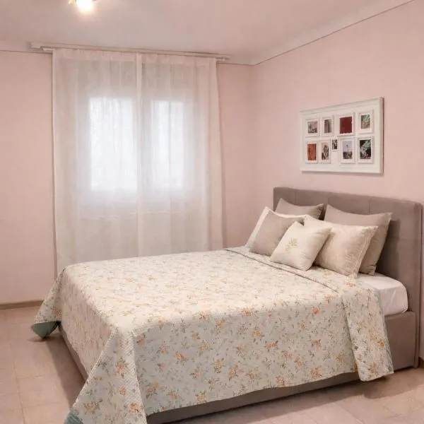 Casa Rosa - monolocale con giardino e posto auto, hotel i Levanto
