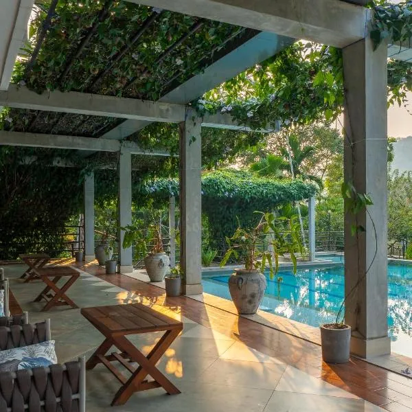 Aramya Riverfront Boutique Resort Kitulgala - A Haven for Adventure and Serenity, hotelli kohteessa Kitulgala