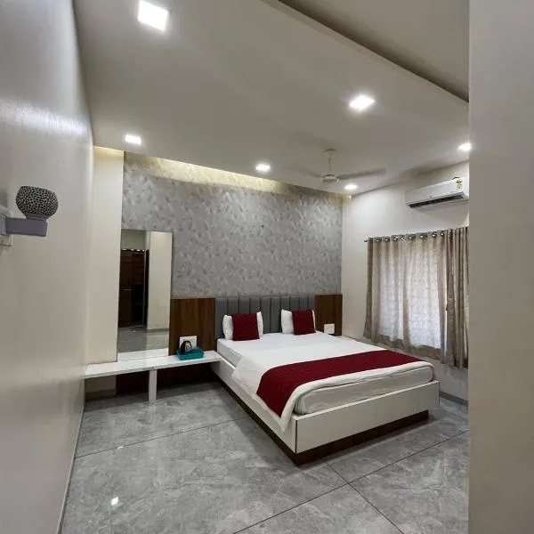 Hotel Keshar Palace Shani Shingnapur, hotel em Sonai