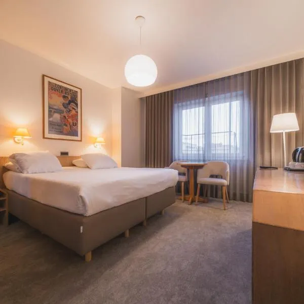 Hotel Prado, hotel in Ostend