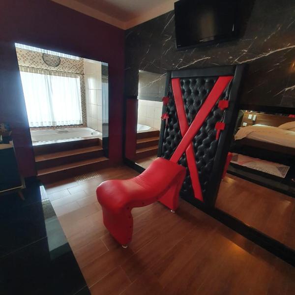 Motel Marajas Mococa - Suite Hidro Sauna Polidance Poltrona Erotica 05 - Foto 4
