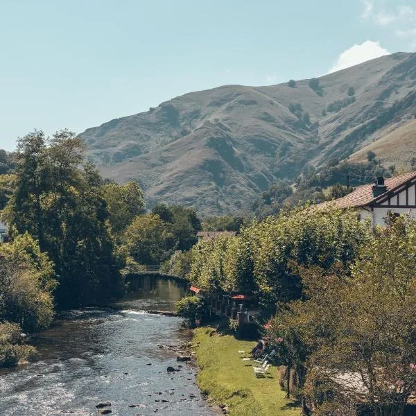 Hôtel Arcé - Piscine , Padel, Cheminée โรงแรมในแซงต์-เอเตียน-เดอ-ไบกอร์รี