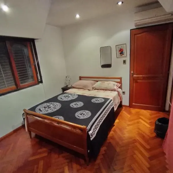 Hostel Castillo, отель в городе Villa Ballester