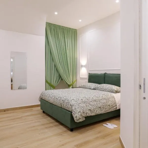 Palazzo Caracciolo D'Arena Luxury Rooms, hotel u Napulju