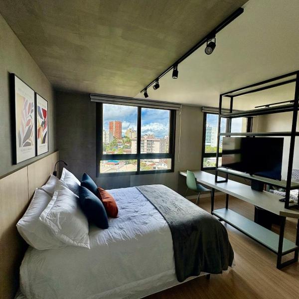 Studio moderno, perto de tudo com garagem e ar - Foto 4