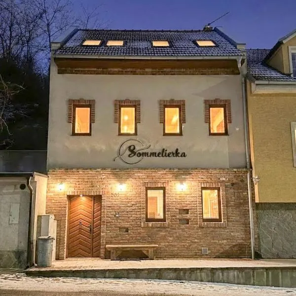 Sommeliérka - ubytování & vinný sklep: Valtice şehrinde bir otel