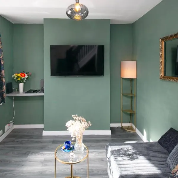 Modern Home with Office space NEC BHX, hotell sihtkohas Birmingham