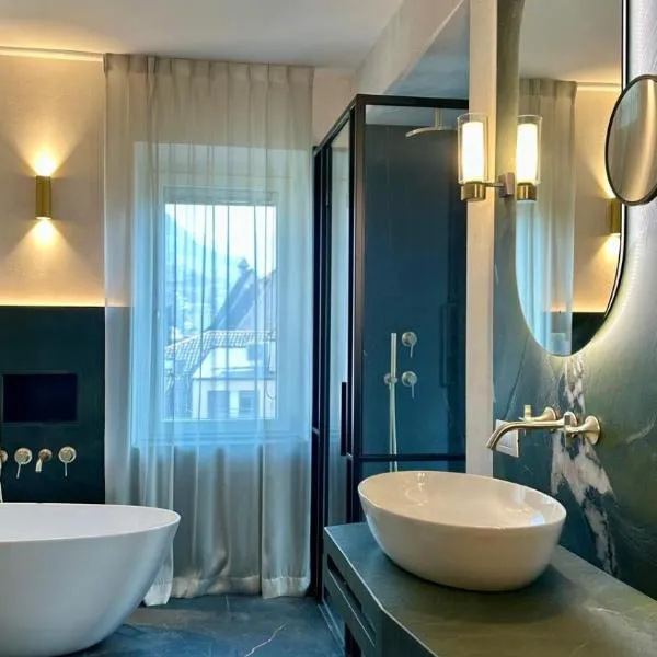 VILLAREJA - Panorama Penthouse Suite mit Blick auf die Dolomiten, hotel in Bolzano