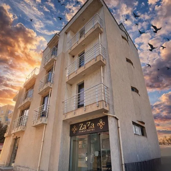 ZaZa Family Hotel, hotel u gradu Radnevo