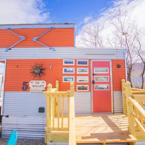 Phoenix Outpost with Hot Springs Access, hotell i Truth or Consequences