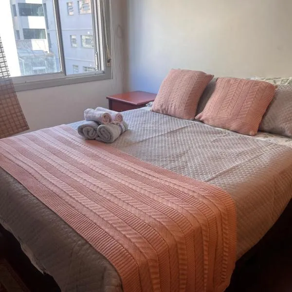 Flat na Orla do Guaíba com Piscina e Camareira, hotel in Porto Alegre