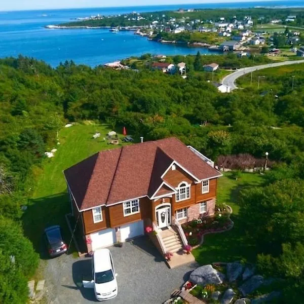 Epic Sunrise Ocean View!, hotell i Terence Bay