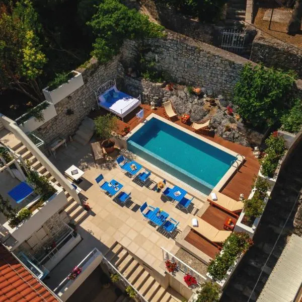 Boutique Heritage Hotel Blanc & Bleu - Capitano, hotel di Herceg-Novi
