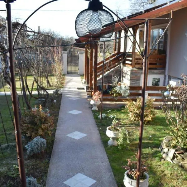 Hello Retezat, hotel in Rîu de Mori