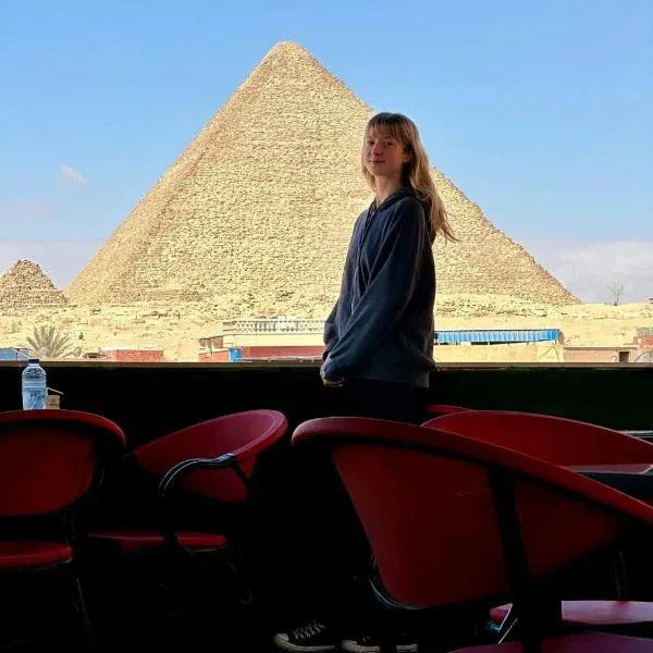 Magic golden pyramids, hotel din Cairo