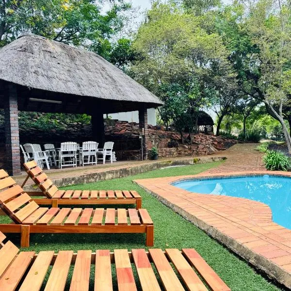 Mountain Spa Lodge & Hiking Campsite, hotel in Hartbeespoort