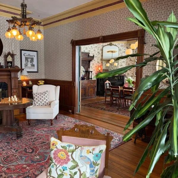 Elmwood Heritage Inn, hotel u gradu Šarlotaun