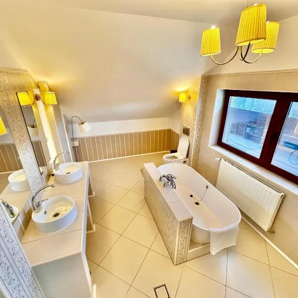 Villa Velora - luxury & wellness, hotel din Odorheiu Secuiesc