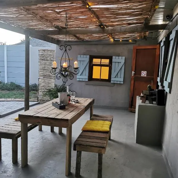 Iewers Rus, Hotel in Strand