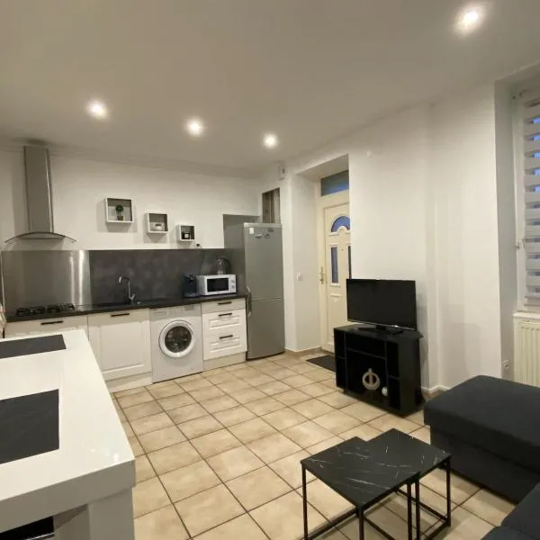 Appartement centre-ville Parking gratuit-Wifi, hotell i Le Creusot