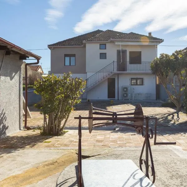 Kerasítsa में, होटल Peaceful 2-bedroom village house near Tripolis
